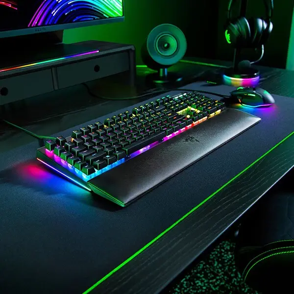 Razer BlackWidow V4 Mechanical Gaming Keyboard With Green Switches hover view